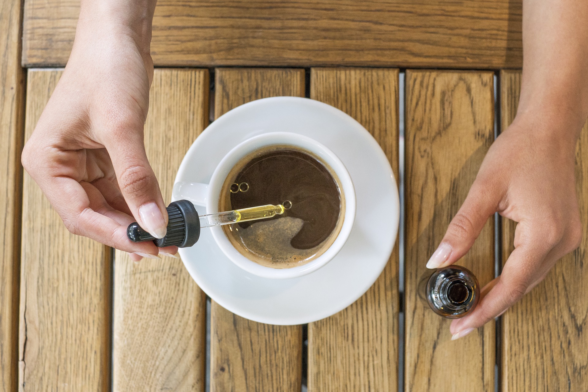 CBD Öl in Kaffe oder anderen Getränken und Speisen
